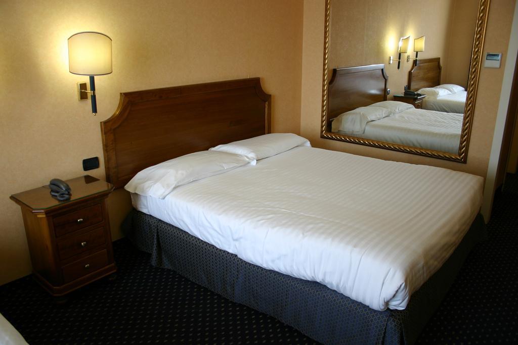 Hotel Don Carlo Broni